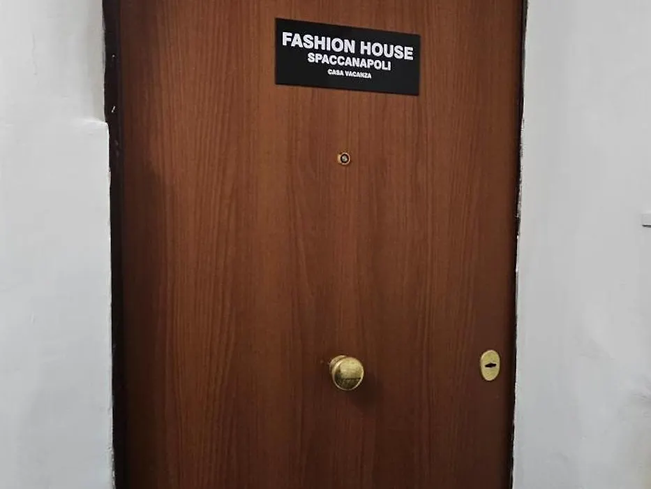 Fashion House Spaccanapoli-1